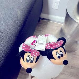 Minnie Mouse slippers NWT size 5-6 toddler’s